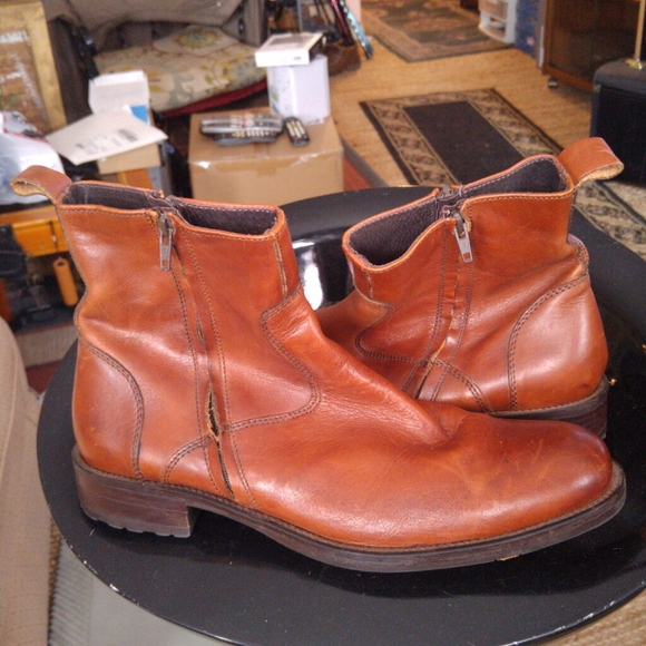 Boot - Picture 6 of 7